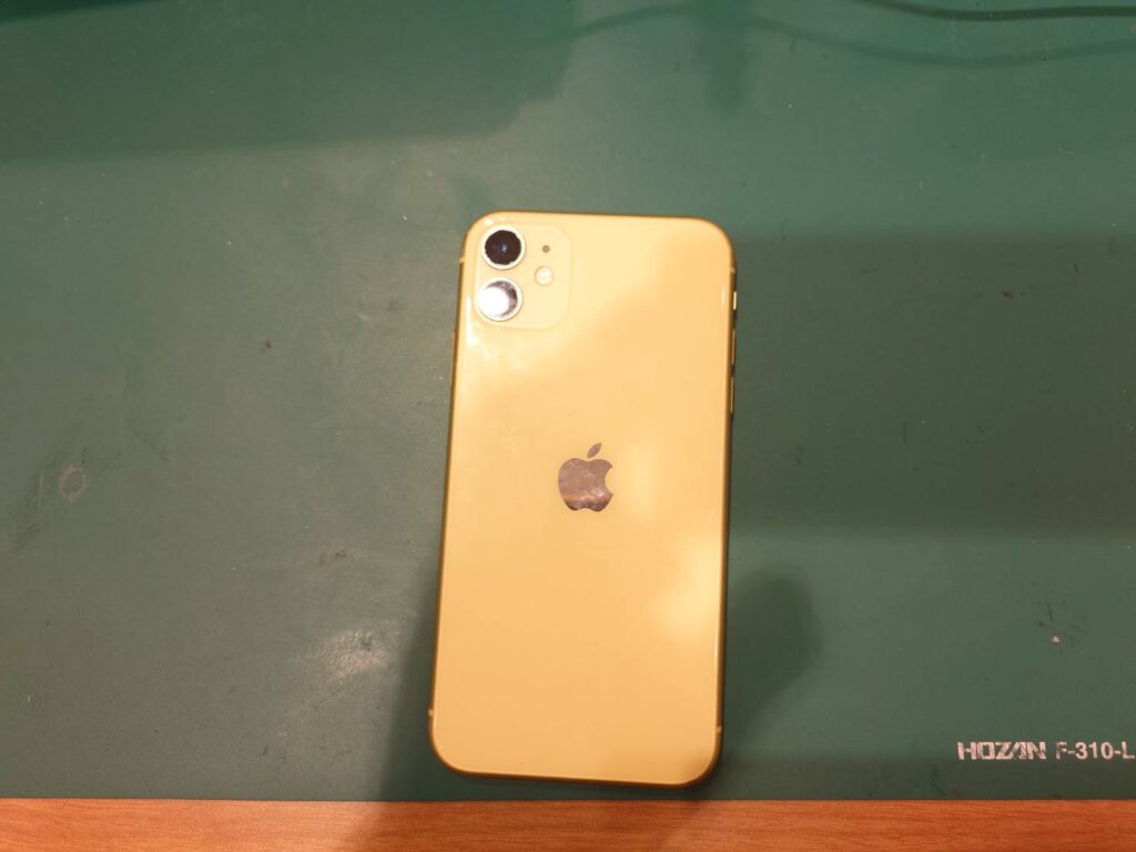 iPhone11 SIMフリー　64GB ホワイト 中古品 スマホ買取 田町