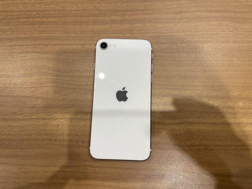 iPhone SE2 256GB ホワイト 中古品 スマホ買取 港区