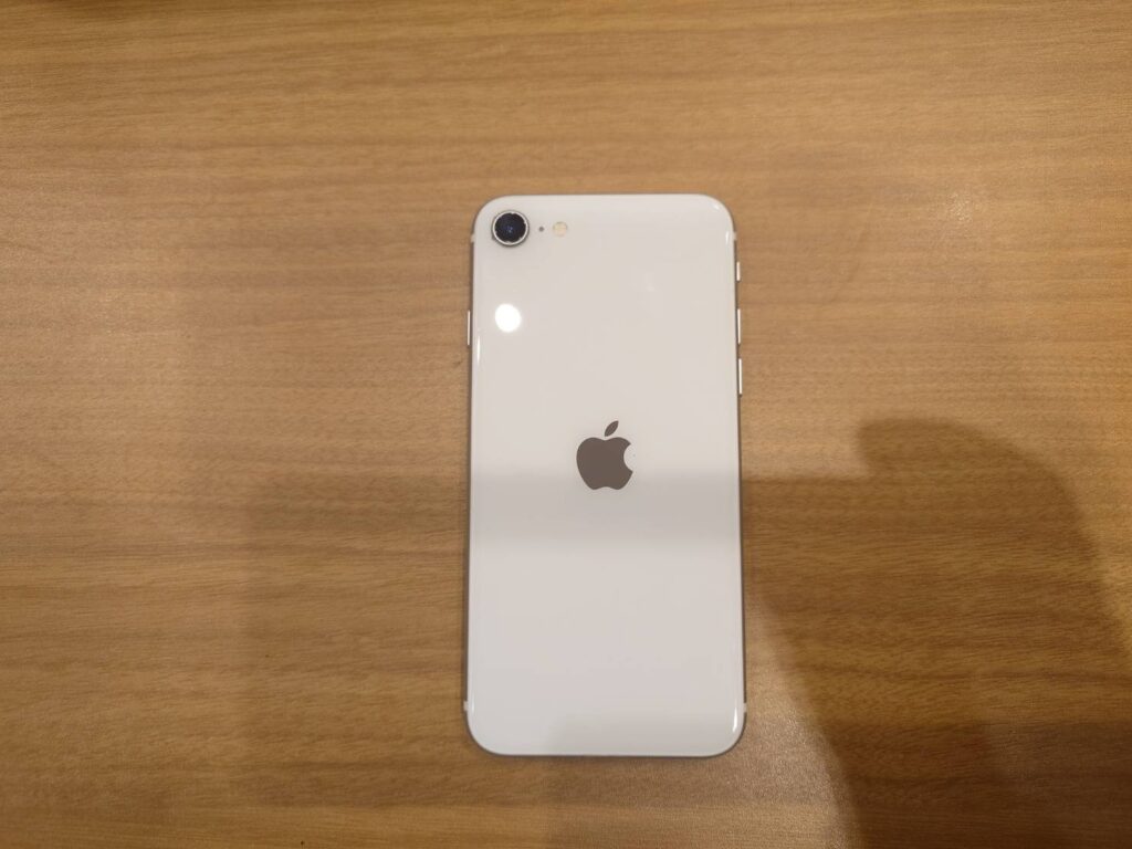 iPhoneSE2 64GB ホワイト 中古 スマホ買取 新馬場