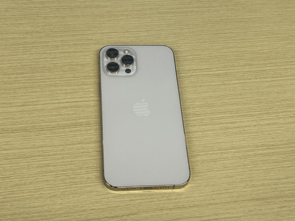 iPhone12Pro 256GB ホワイト 中古品 スマホ買取 白金