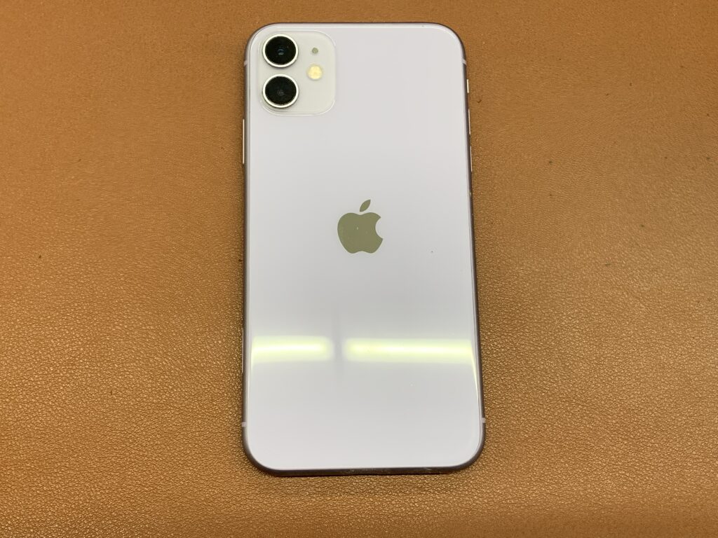iPhone11 64GB ホワイト 中古 スマホ買取 本牧