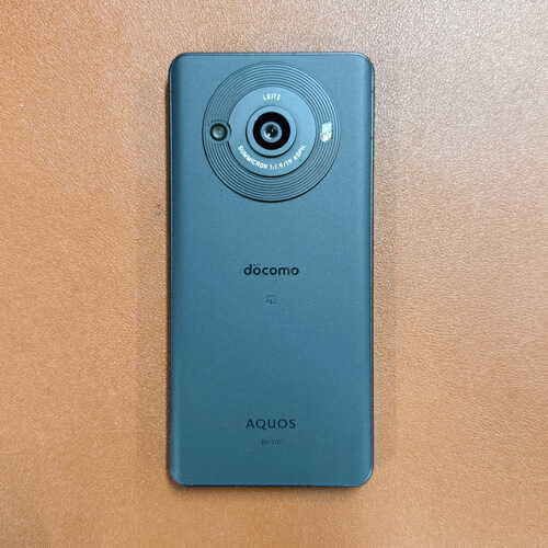 AQUOS R8 Pro