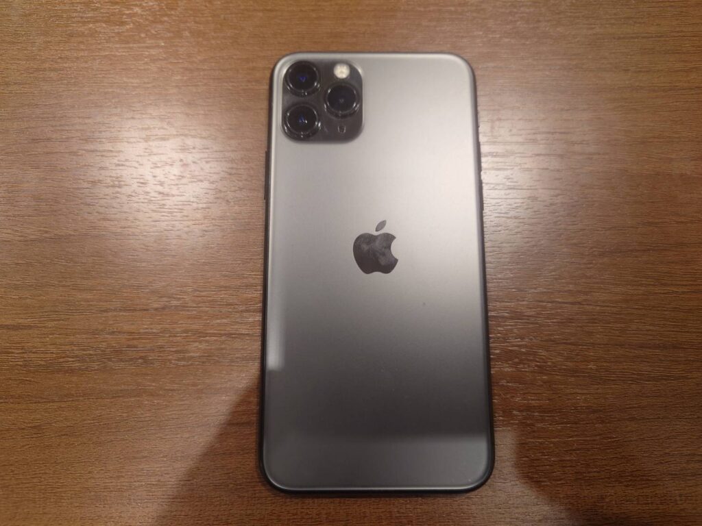iPhone11Pro 64GB シルバー 中古 スマホ買取 磯子