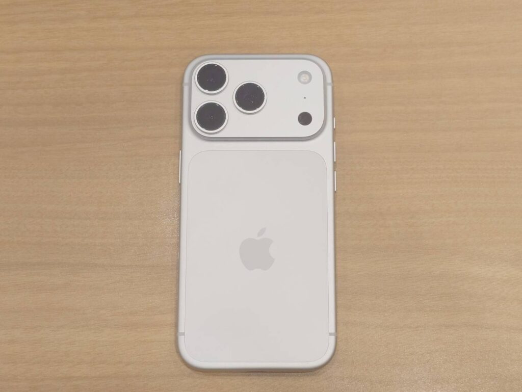 iPhone17Pro 256GB ホワイト 中古品 スマホ買取 福富町