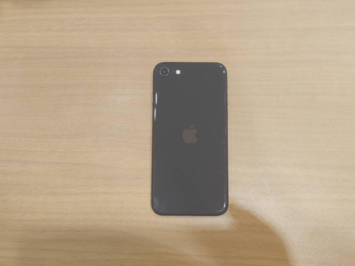 iPhoneSE2 64GB ホワイト 中古 スマホ買取 関内