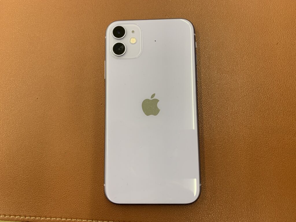 iPhone11 64GB ホワイト 中古 スマホ買取 新子安