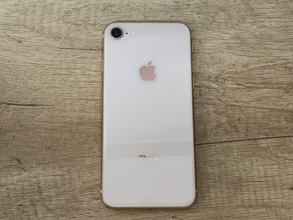 iPhone8 64GB ゴールド 中古 スマホ買取 井土ヶ谷