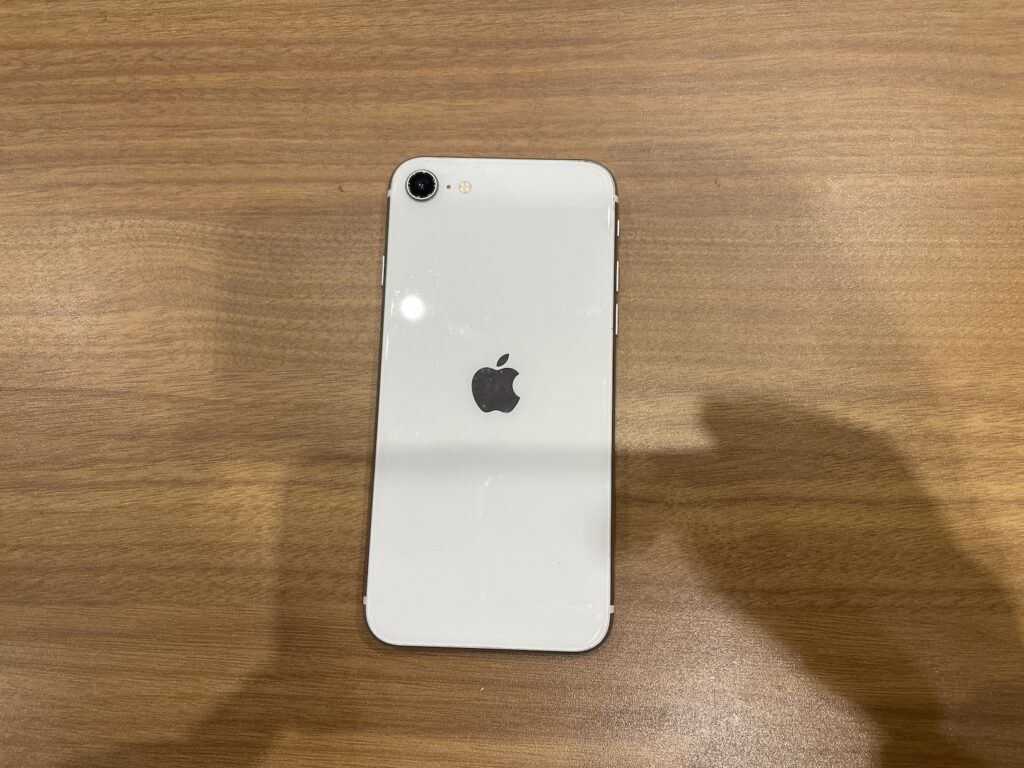 iPhone SE2 256GB ホワイト 中古品 スマホ買取 本牧町
