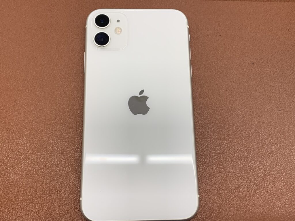 iPhone 11 256GB ホワイト 中古品 スマホ買取 三宮