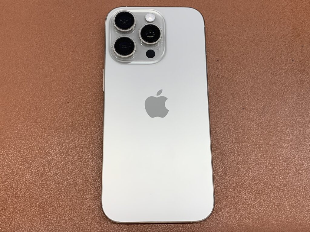 iPhone 15Pro 256GB ホワイトチタニウム 中古品 スマホ買取 三宮