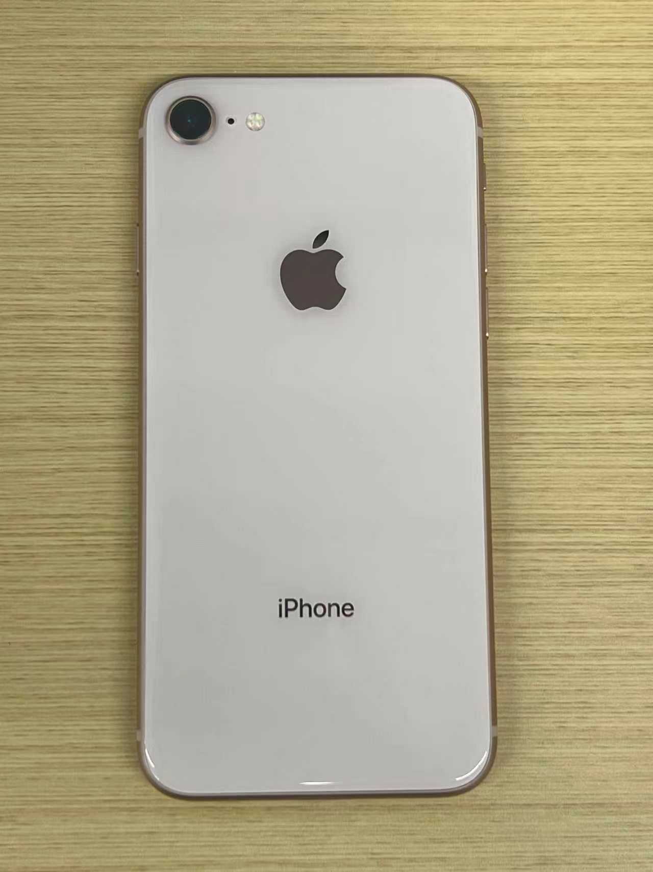 iPhone8 64GB 中古品 スマホ買取 新宿歌舞伎町店