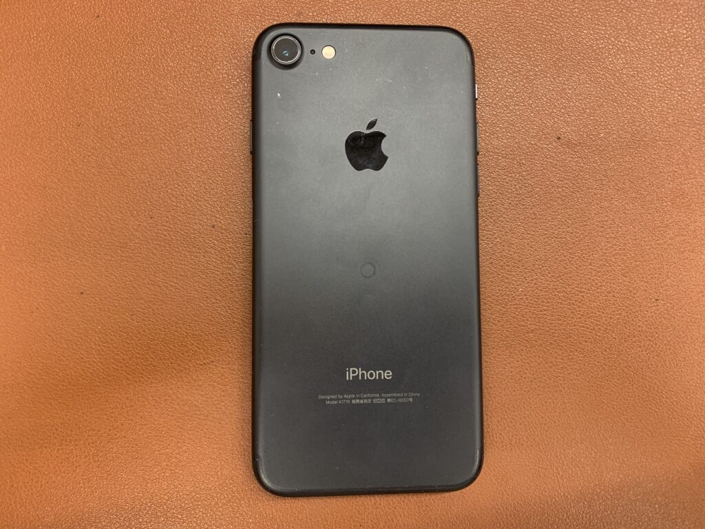 iPhone 7 ブラック 32GB 中古 スマホ買取 目黒区
