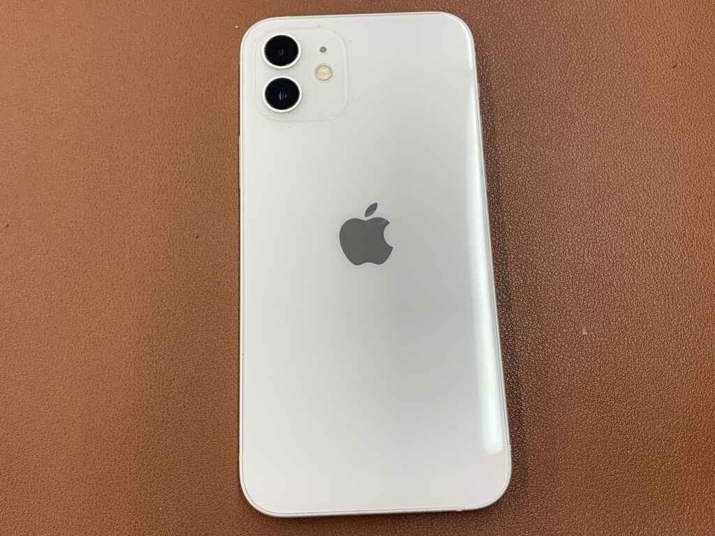 iPhone 11 ホワイト 128GB 中古品 スマホ買取 世田谷区