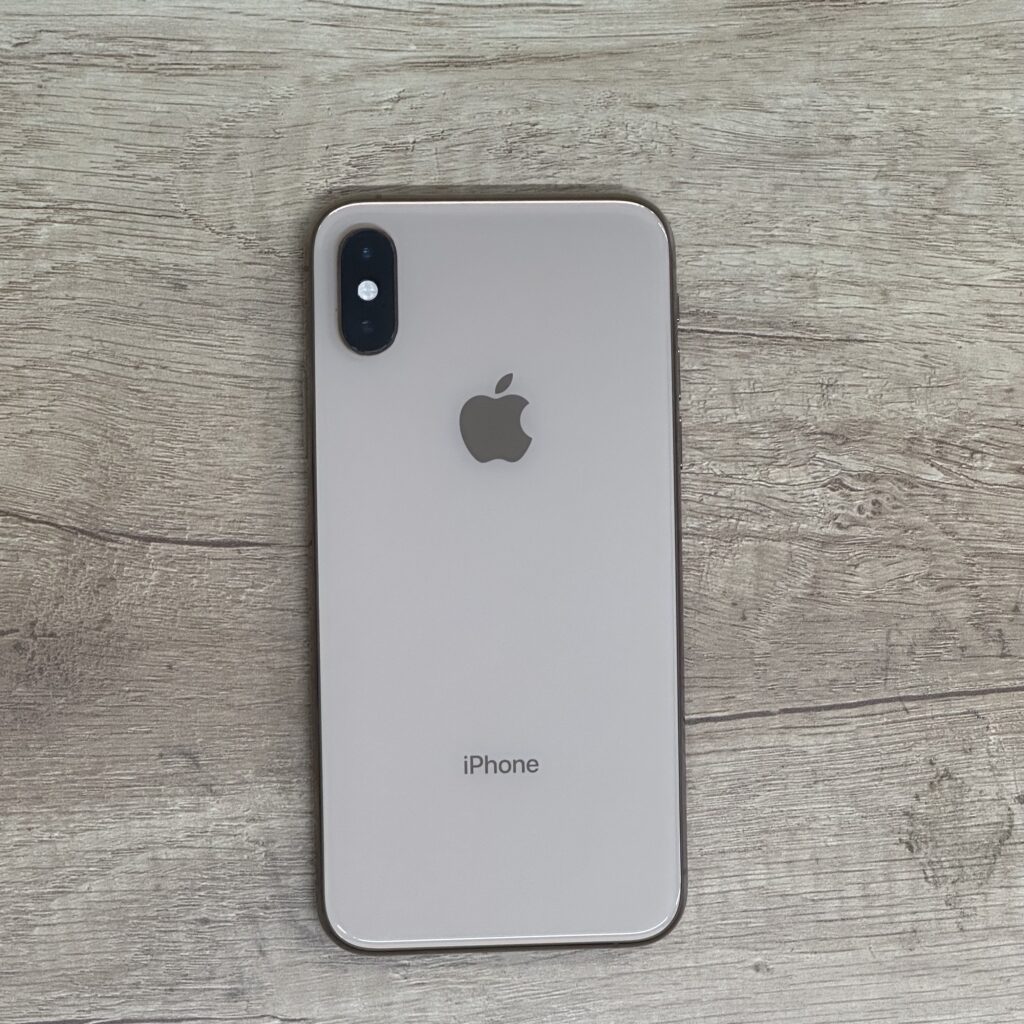 'iPhoneXS'