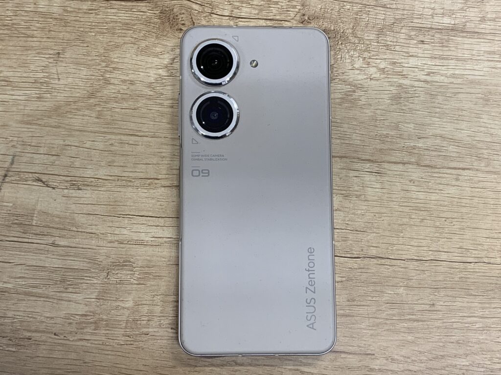 'ASUS ZenFone9 128GB ムーンライトホワイト'