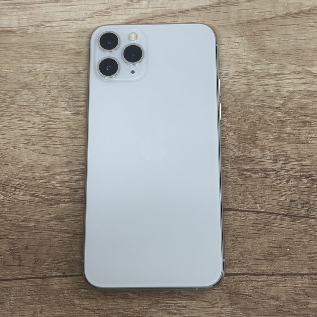 'iPhone13'