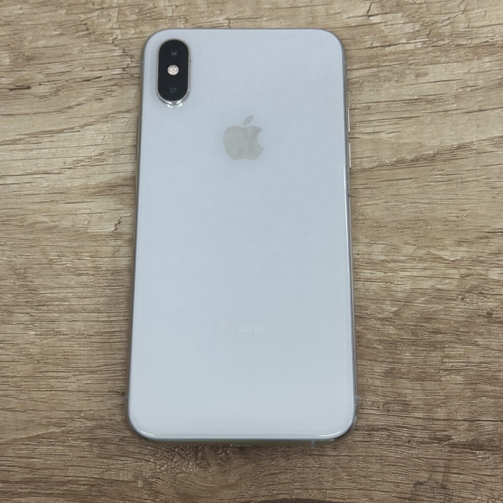 iPhone XS 256GB シルバー（中古品）