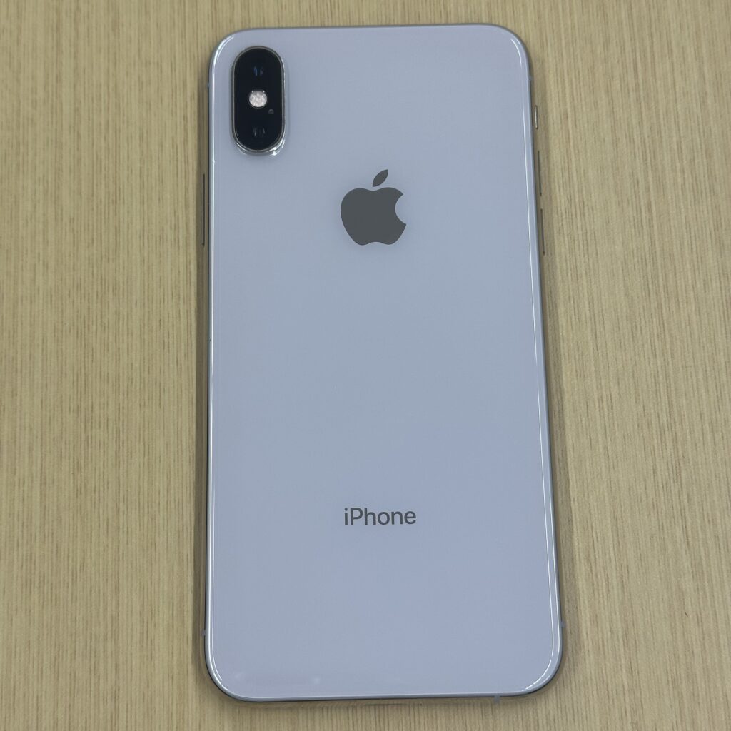 iPhone XS 64GB シルバー（中古品）