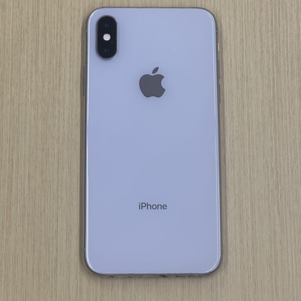 iPhone XS 64GB シルバー（中古品）